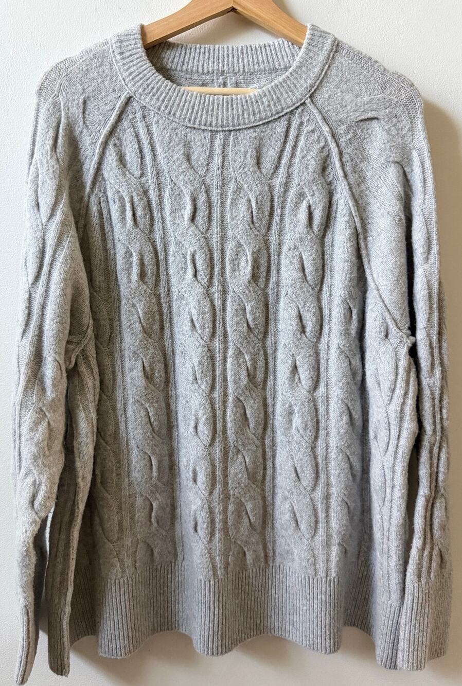 Aerie unREAL cable crewneck sweater women's size small